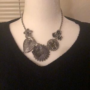 Premier Designs “Botancial” necklace